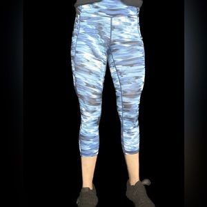 Size 4 lulu lemon leggings, multi blue colored.